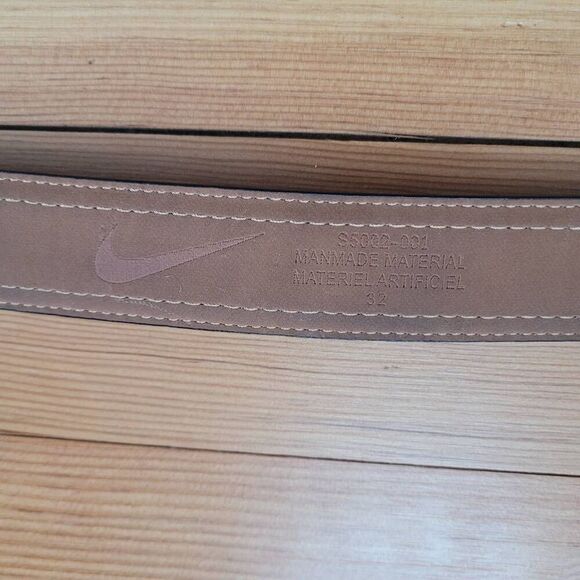 Nike black pebbled leather belt silver buckle preppy‎ everyday neutral - Picture 6 of 10